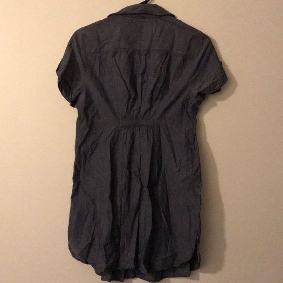 ❗️FINAL SALE ❗️GAP MATERNITY BLOUSE - Picture 2 of 4